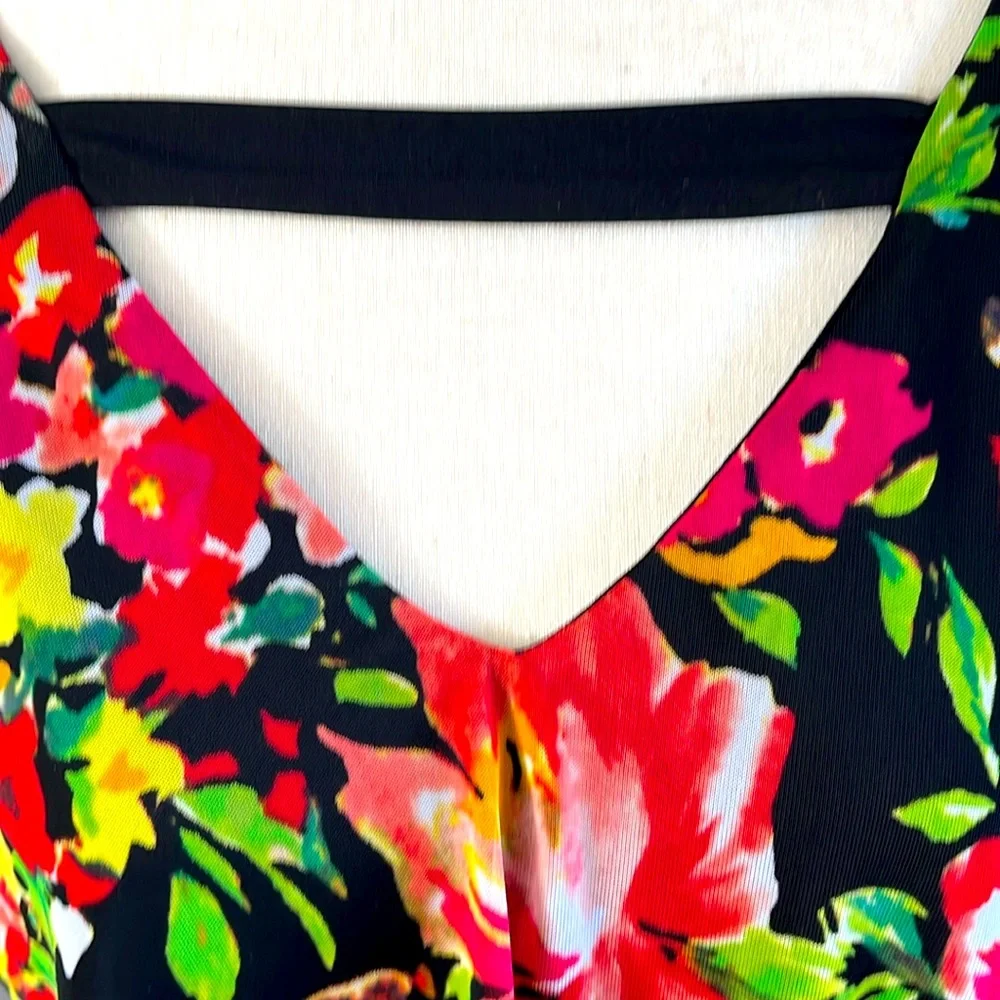 Super Cute Top - Picture 3 of 5